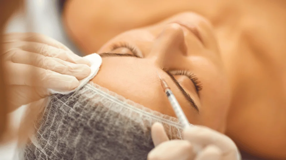 Botox Full Face в Астане — комплексная процедура для коррекции мимических морщин и омоложения лица. Безопасно, эффективно, с быстрым результатом.