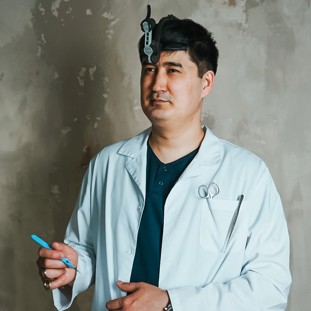 Липосакция холки в Астане в клинике Tulip Medicine — эффективное решение при плотных жировых отложениях в зоне шеи. Безопасная процедура, быстрый восстановительный период, видимый эстетический результат уже через 2 недели. Прием ведёт пластический хирург Баглан Сейтмуратович.